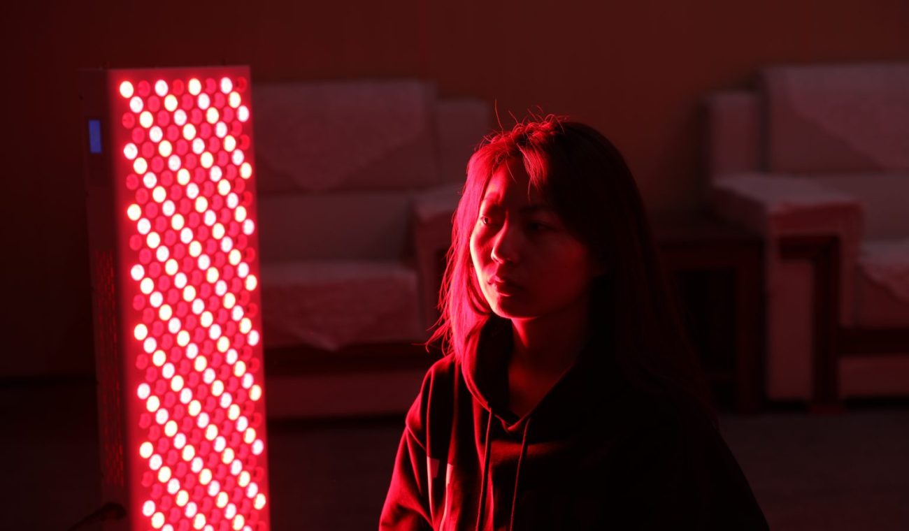 How Professionals Compare Red Light Therapy Manufacturers: A Practical Guide for Buyers